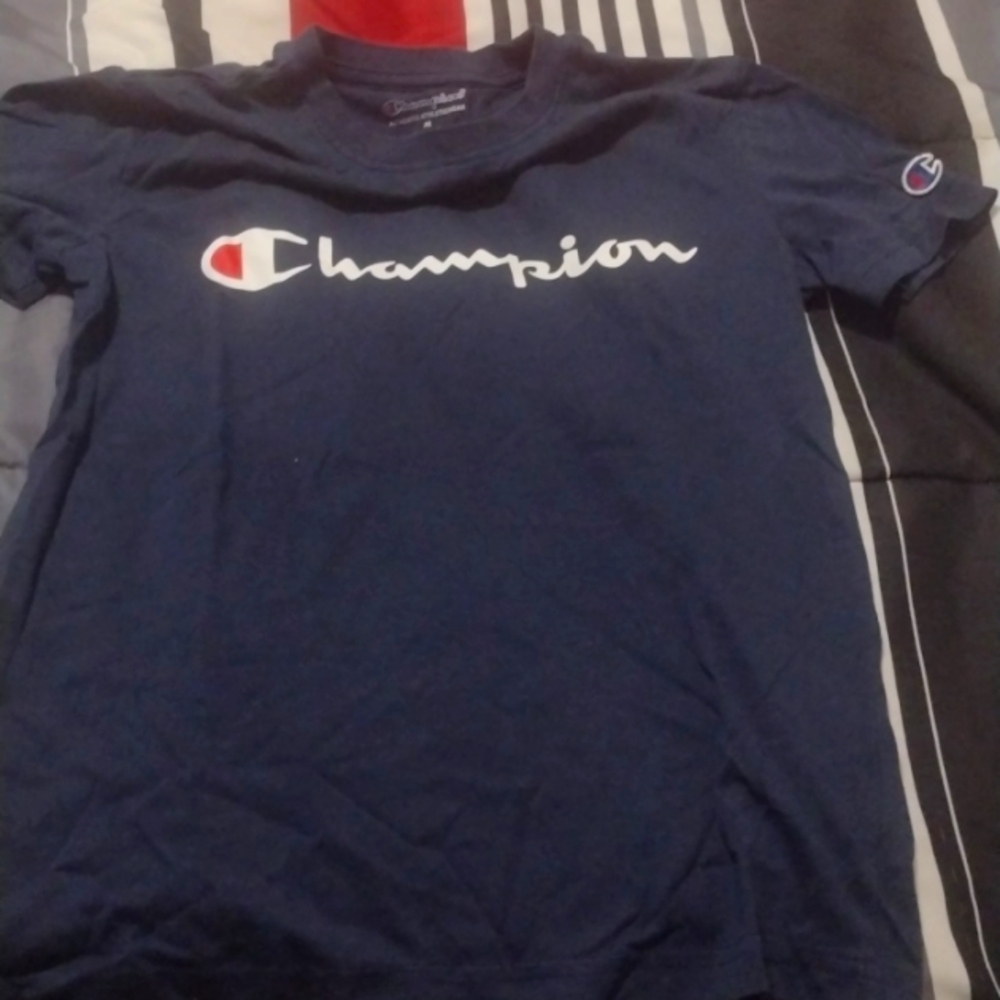 Boy's Champion T-shirt Size M